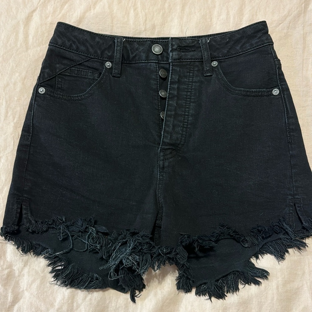 Like NEW We The Free button fly short size 25